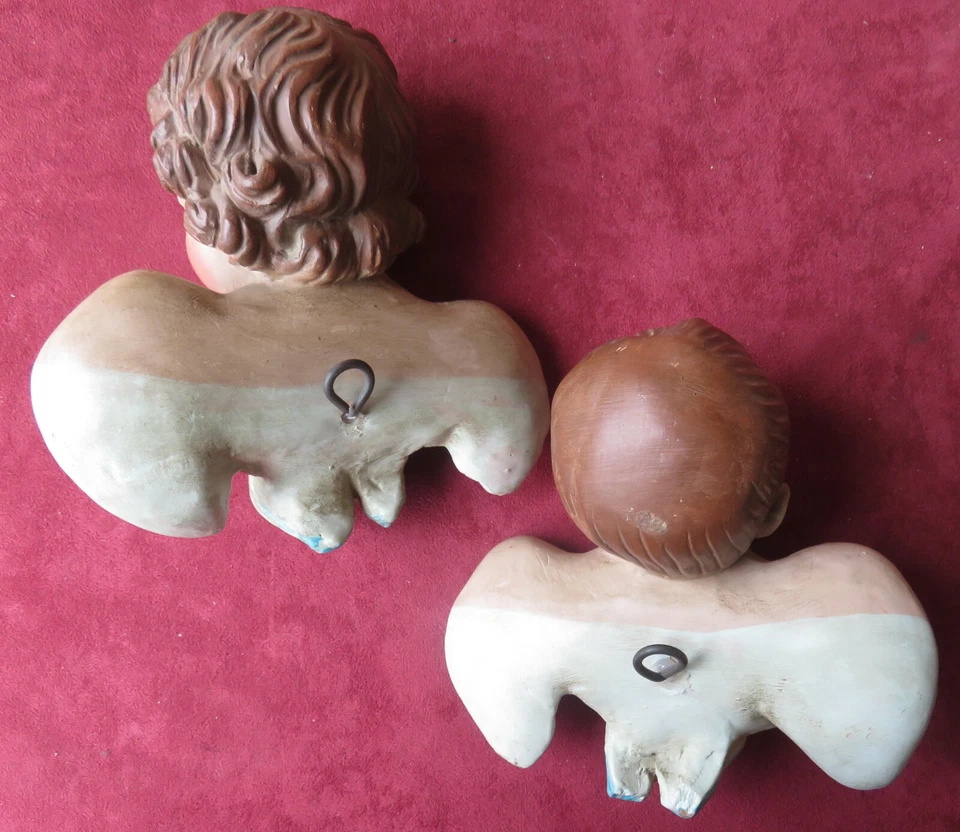 120 Coppia di putti angeli di fine Ottocento in terracotta policroma - Immagine 2 di 4