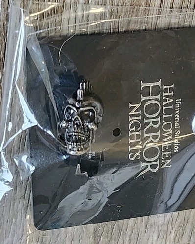 Universal Studios Halloween Horror Nights 2024 Punk Skull Adjustable Metal Ring - Picture 3 of 3
