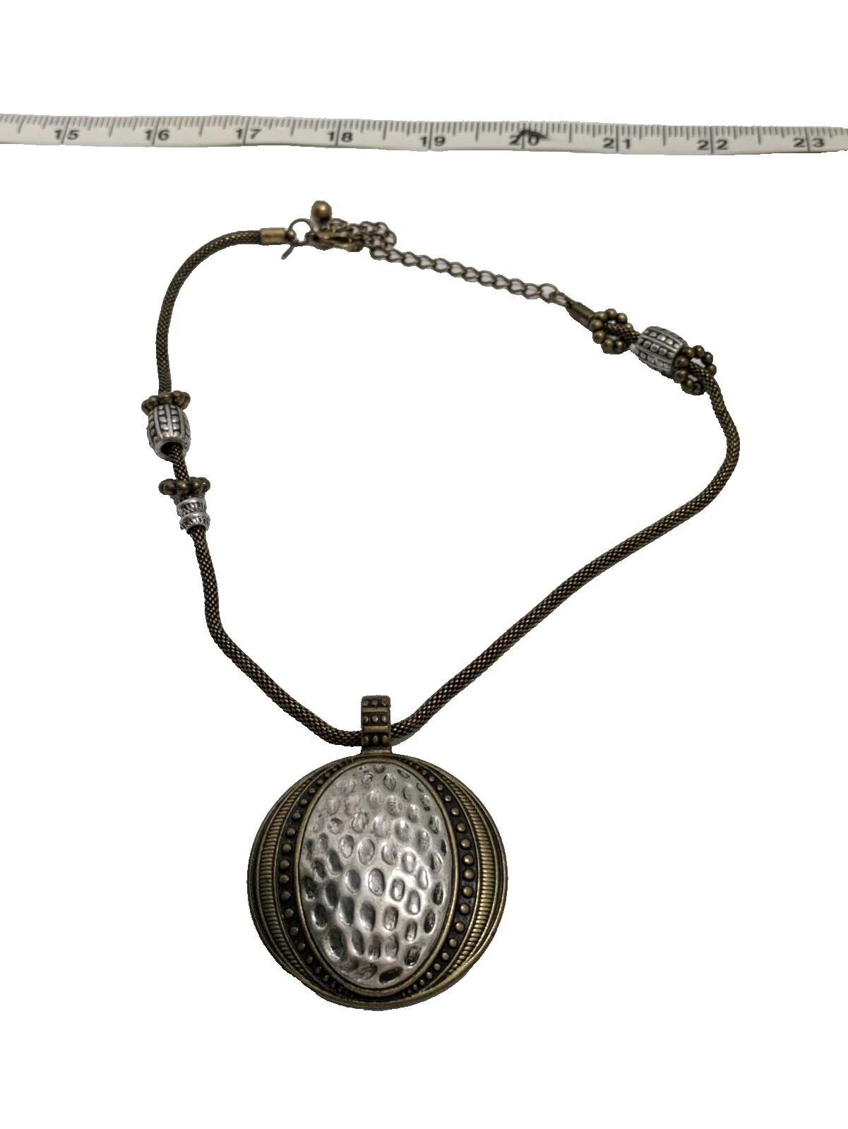 Colares e pingentes da Moda Premier Brass