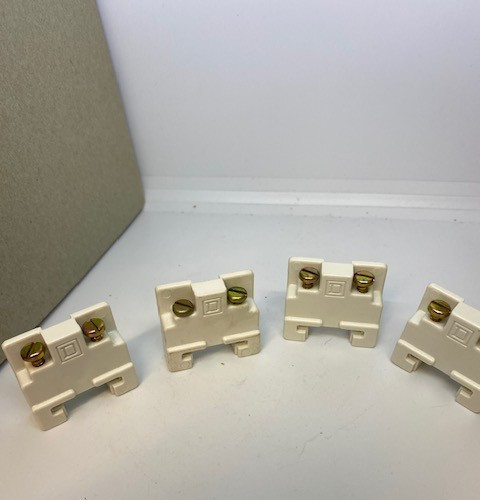 Square D Nema Terminal Block 9080 5B373 Screw On End Clamp Lot of 4