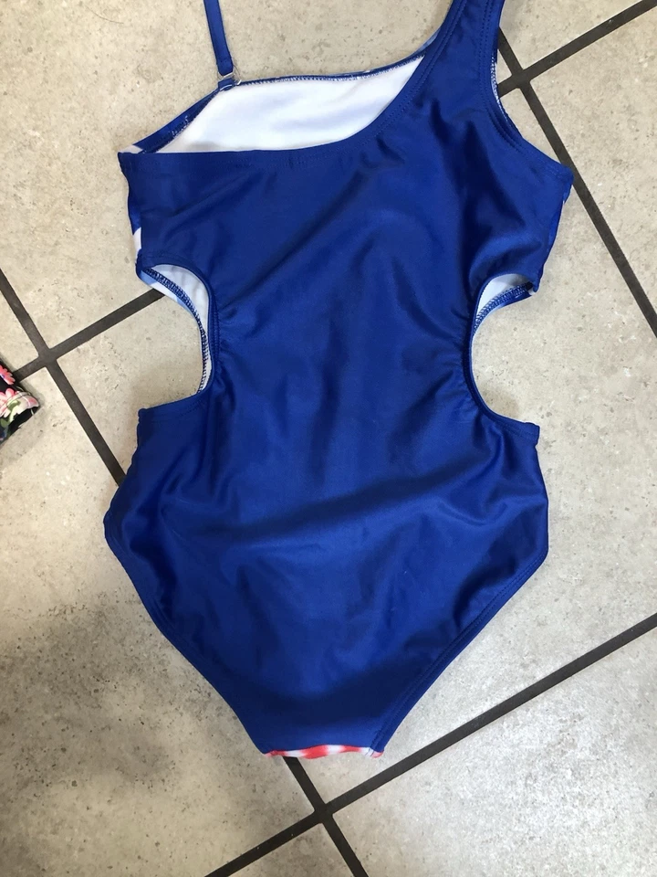 Girl's swimsuits size 6 7 and 8 bathing suit Lot of 3 pieces swim rash guard - Image 3 of 4