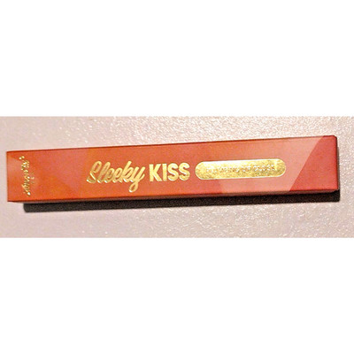 Amor Us Sleeky Kiss Plumping Lip Gloss Shade Rich Wine Cruelty Free!