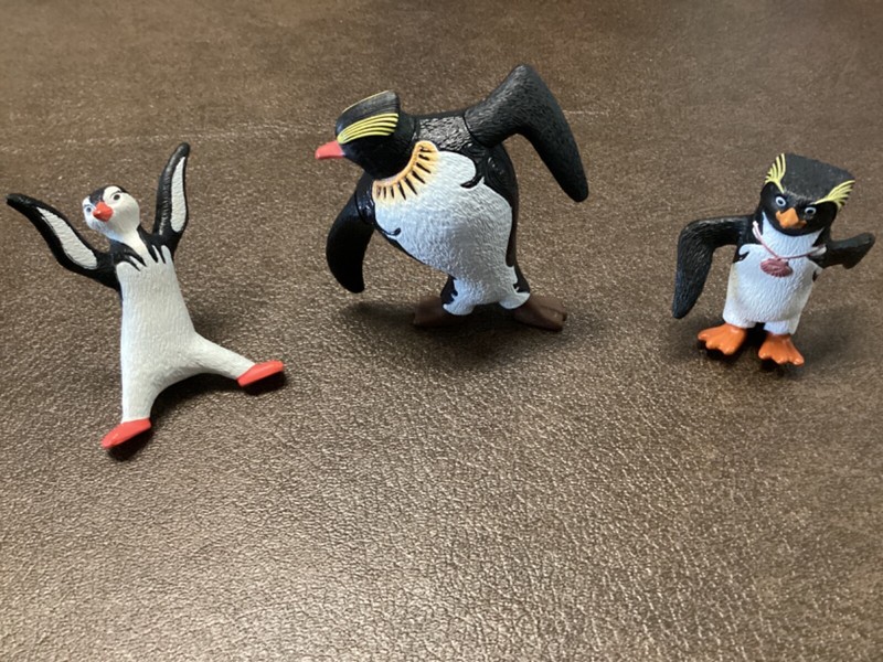 Happy Feet Penguin Figurines (3)