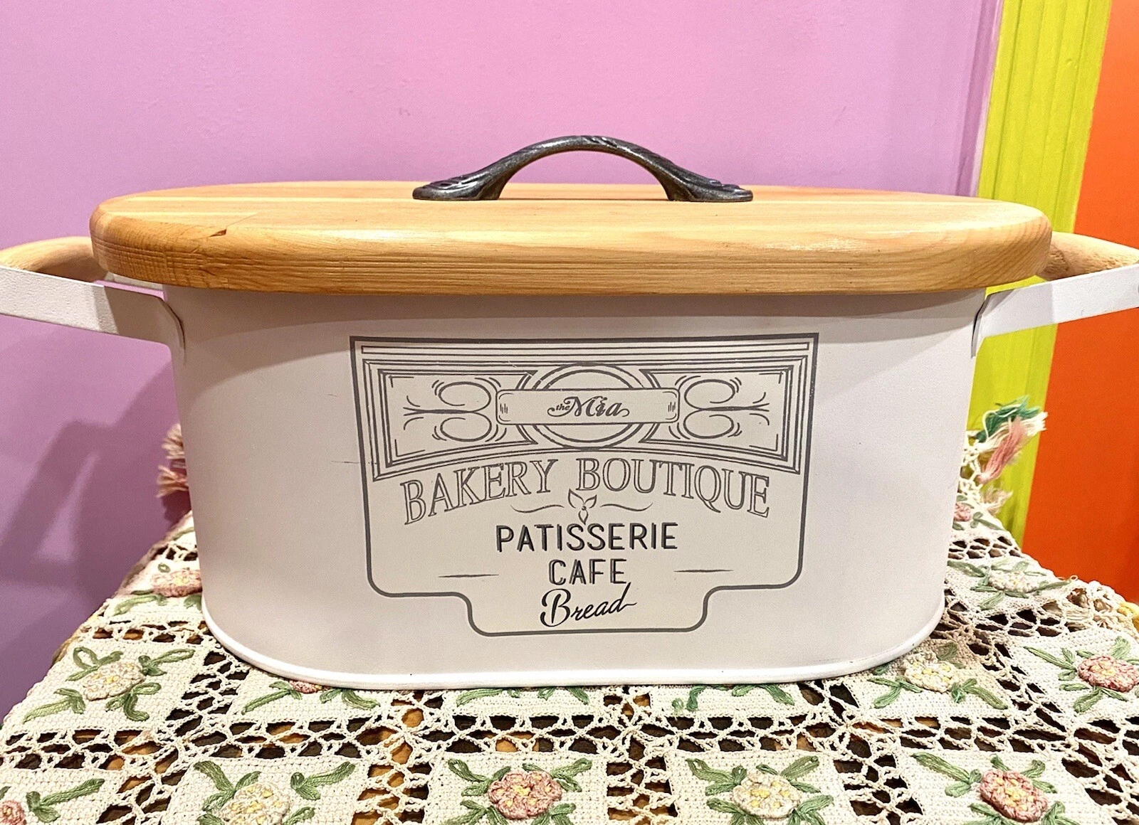 White MIA BREAD BOX Metal RETRO Lettering, Handled Wooden Lid/ Server
