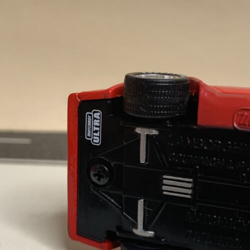 Matchbox Ultra Premiere Lamborghini Countach LP 500S Red Gloss 1:64 Detailed NM - Picture 15 of 15