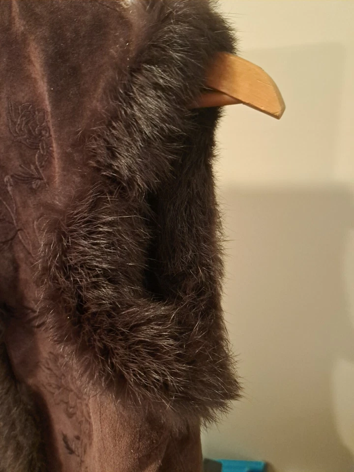 Chaleco de cuero bordado Georgiou talla 10. Pies pequeños Foto 4 de 4