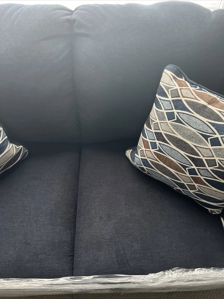 Sofá loveseat Ashley Signature Cereal Heights Foto 4 de 4