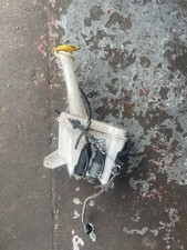 TOYOTA YARIS WINDSCREEN WASHER BOTTLE WITH PUMP 20012-2017