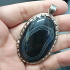 Pendentif vintage tibétain en agate naturelle noire et blanche