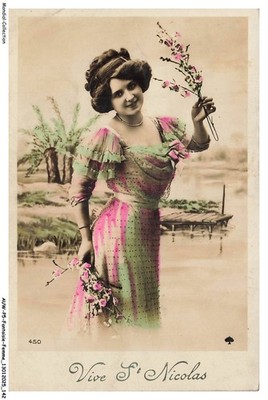 AUWP5-0385-WOMAN - Portrait of Woman - Plants - Landscape - Watercourse - Vive S