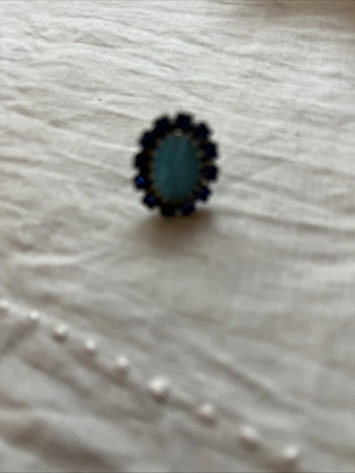 Hermosos pendientes de poste de piedras preciosas azules Sorrelli Foto 3 de 4