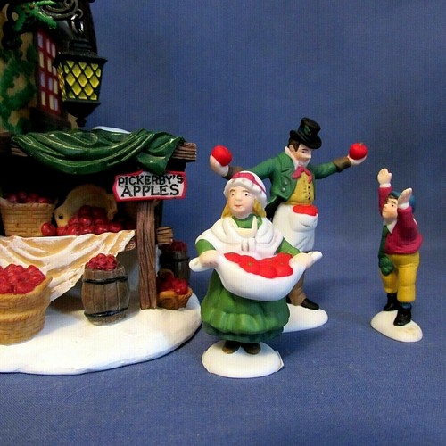 Dept 56 Dicken's Village Seton Morris Spice Merchant Set de Regalo Completo 3 Figuras - Imagen 9 de 11
