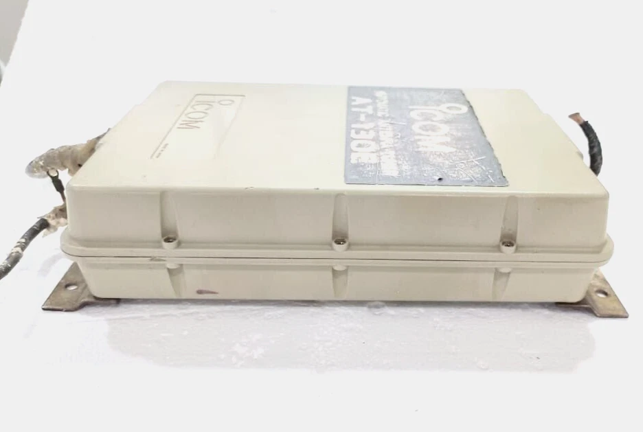 ICOM AT-130E  AUTOMATIC ANTENNA TUNER COUPLER - Image 4 of 4