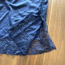 Navy Vintage Van Raalte Nylon Slipskirt , Lace S Slim, Lace Split Calf 