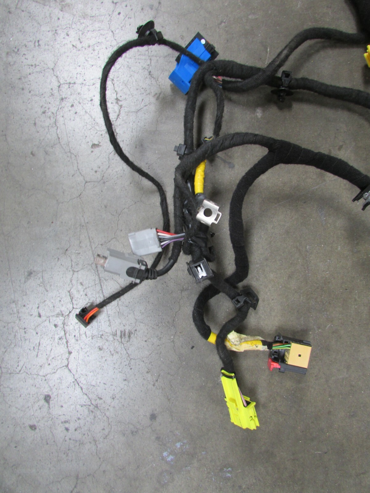 2014 Maserati Quattroporte, Dash Wiring Harness, Damaged, Used, P/N 670007393