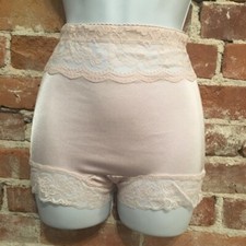 Rhonda Shear Blush Pink Lace Trim Pin-Up Retro Style Panty Panties New