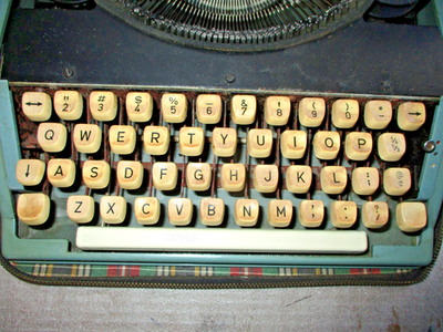 Mid Century Modern Portable Typewriter With Leather Case Carlton