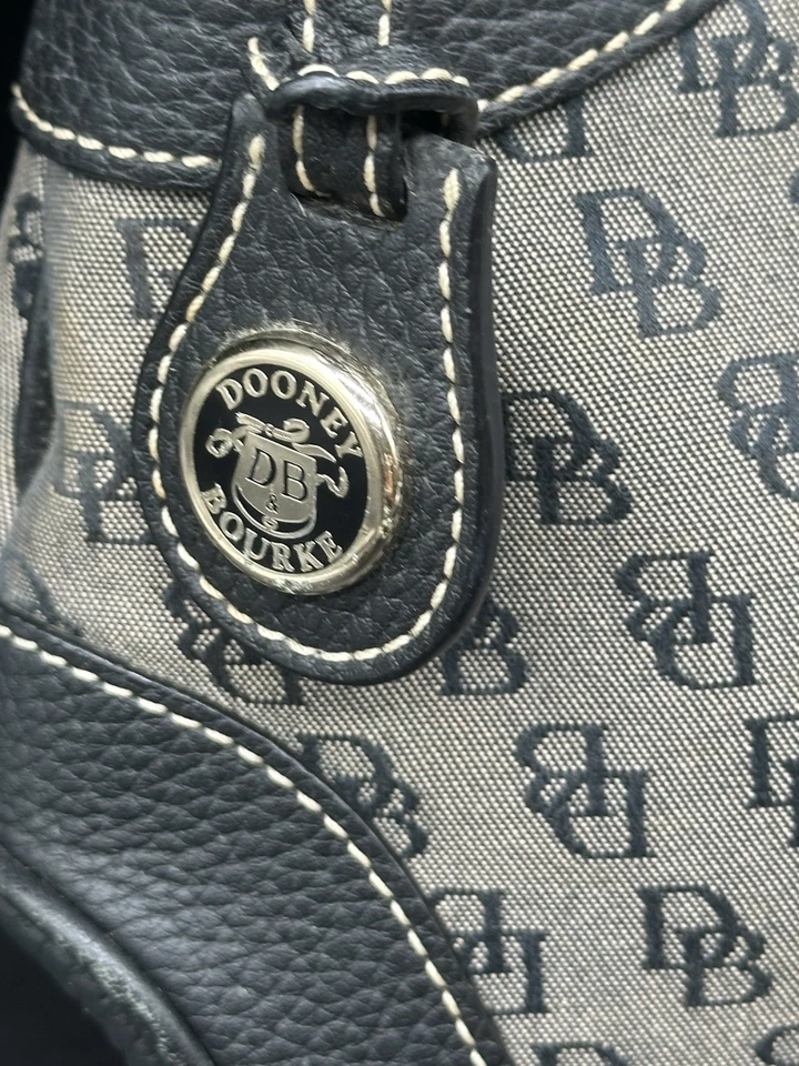 Bolso de mano vintage Dooney & Bourke Baguette Hobo Bucket años 2000 Foto 2 de 4