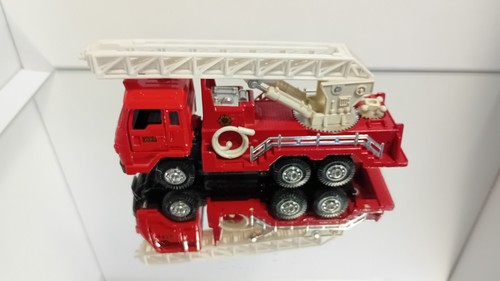 Diapet Yonezawa 1:55 Isuzu Ladder Fire Engine Made in Japan Near Mint - Imagen 4 de 13