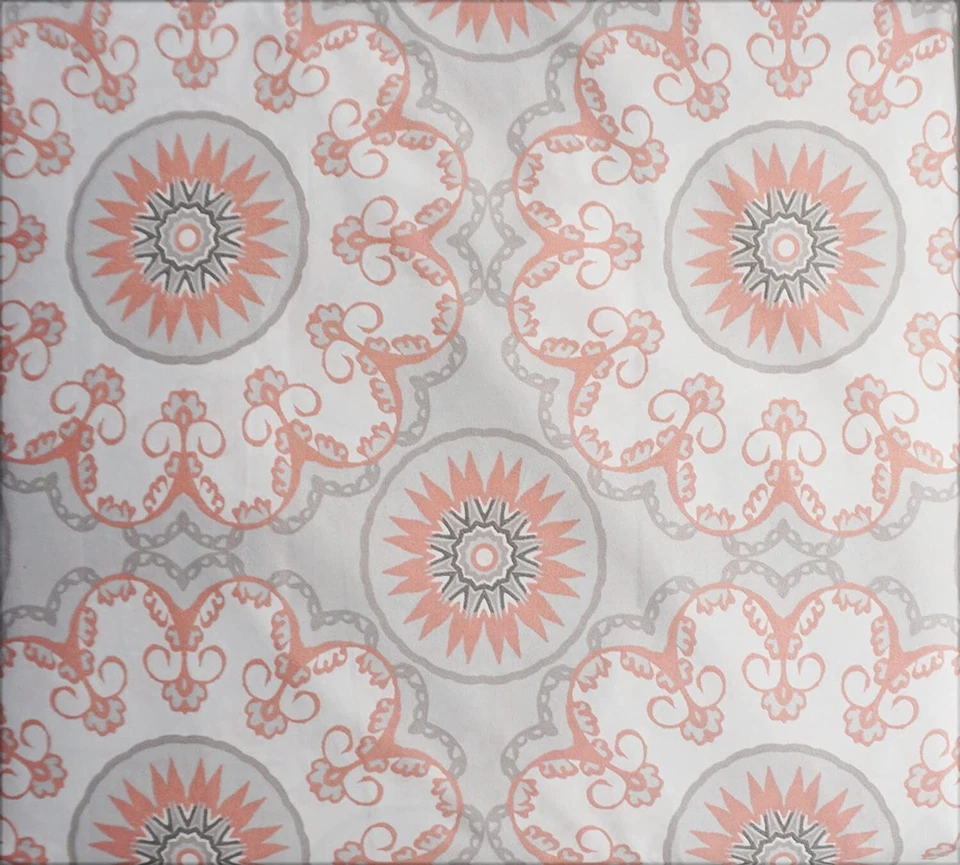 Conjunto de capa de edredom Cynthia Rowley 3 peças medalhão floral coral, cinza e branco KING - Imagem 4 de 4