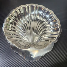 Vollrath 18-8 Stainless Steel Seashell Shaped Serving Dish 46741 "S"