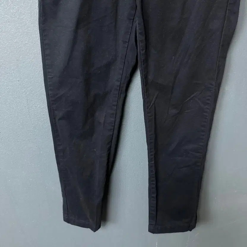 Unisex Uniqlo Navy Chino Pants (Size 98cm) thumbnail 5