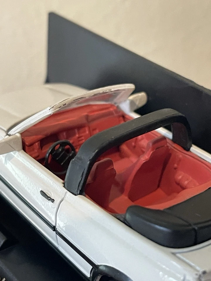 Nuevo Ray Volkswagen Golf Cabriolet 1993 blanco 1/43 de colección Foto 4 de 4