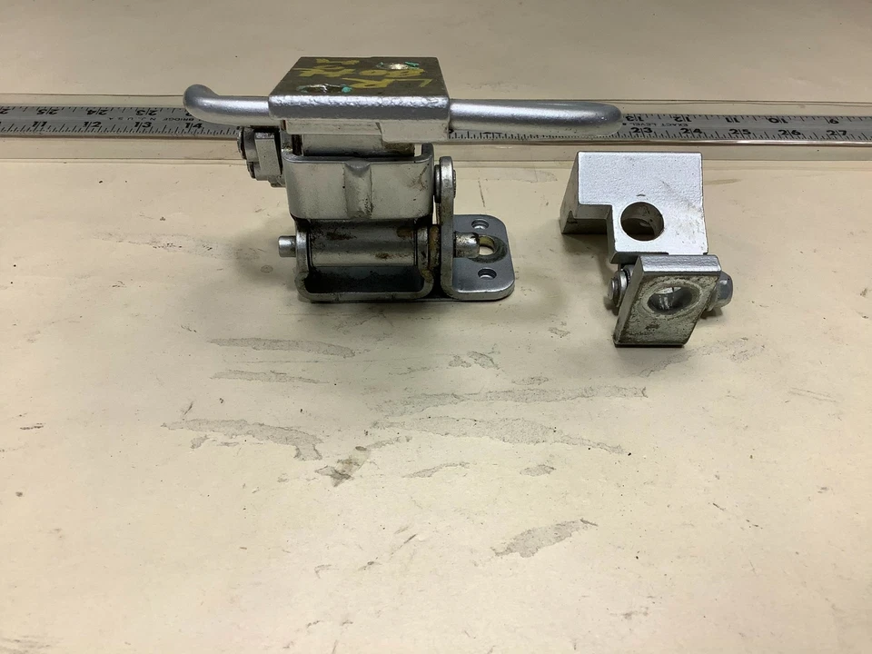 2004 VOLKSWAGEN TOUAREG 7L ЗАДНИЙ ЛЕВЫЙ ВОДИТЕЛЬ СТОРОНЕ ДВЕРИ ПЕТЛЯ ПОДДЕРЖКИ КОМПЛЕКТ OEM + - Изображение 4 из 4