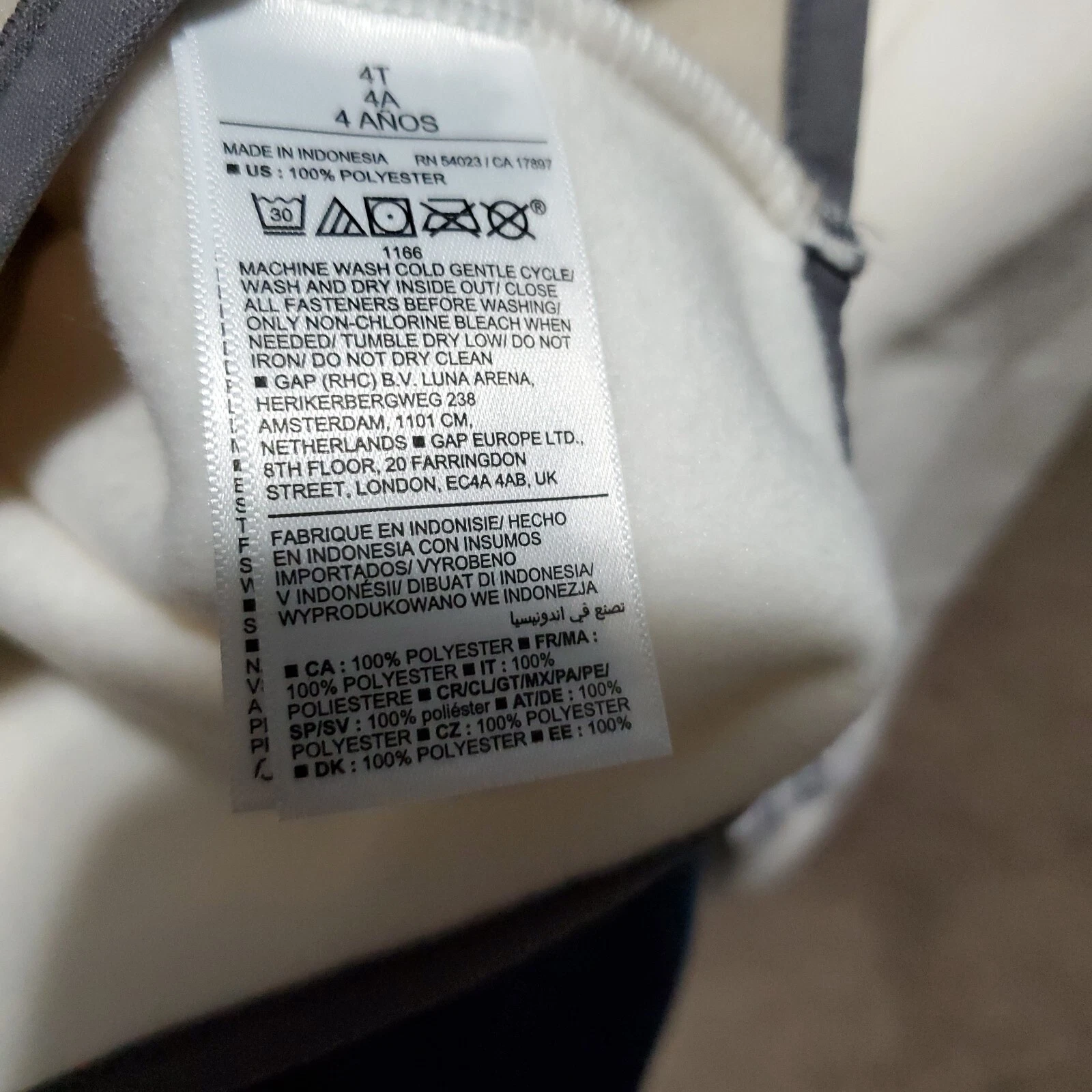 VETEMENTS Kids 4T Pullover