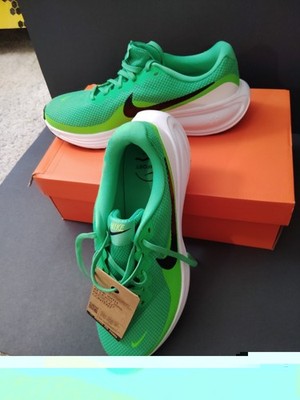 Nike Revolution  8  Men's Size 10