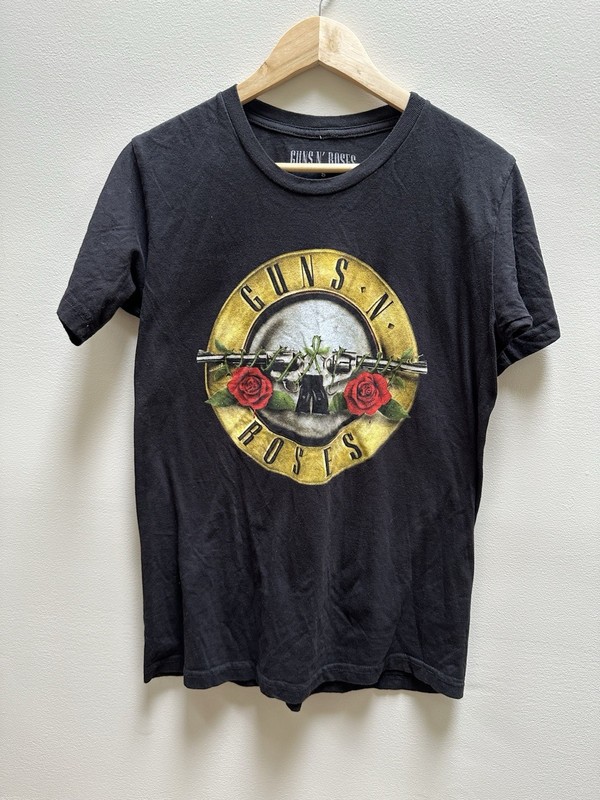 Guns And Roses Men T-shirt Small 100% Cotton Black