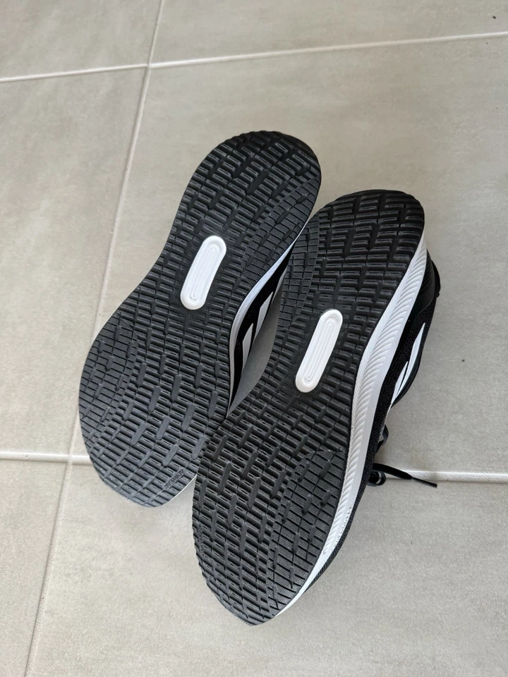 Addias Mujer 10.5 Negro Foto 4 de 4