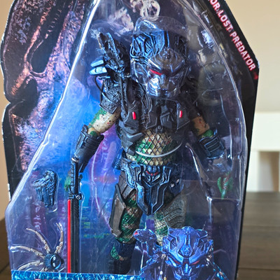 Predator 2 Battle Armor Lost Predator Action Figure Sci-Fi Horror Franchise