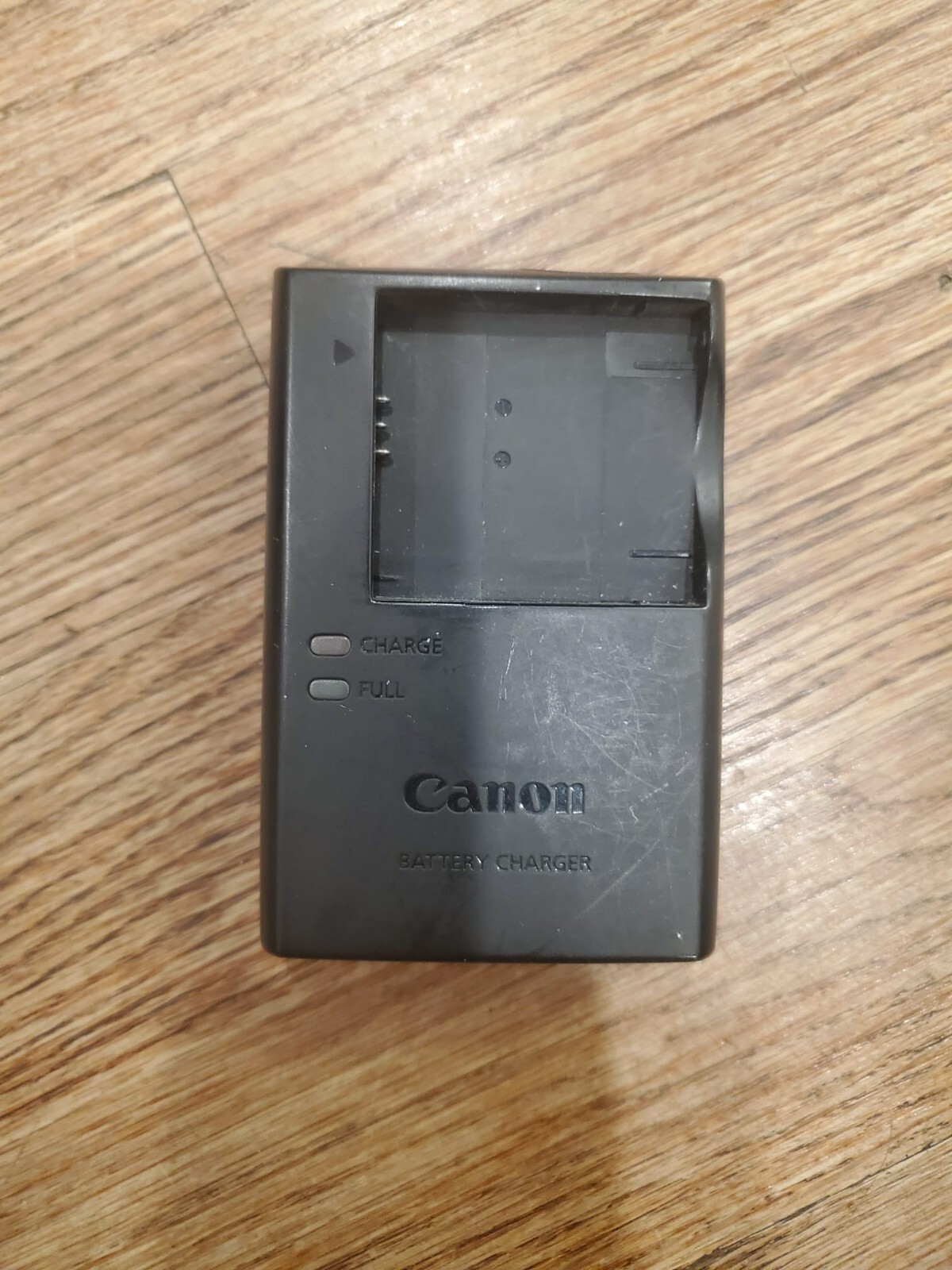 CANON PowerShot ELPH 180 Pristine Condition with SD Card, Charger, Case