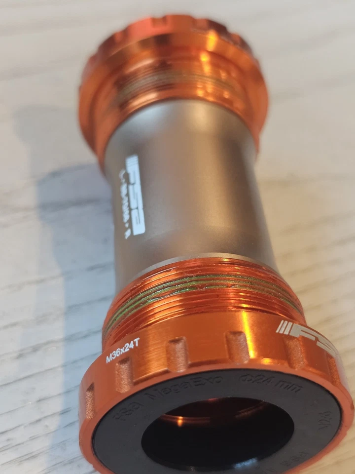 FSA Light MegaExo Ceramic Bottom Bracket Italian Thread BB-70/68 M36x24T NEW - Image 3 of 4