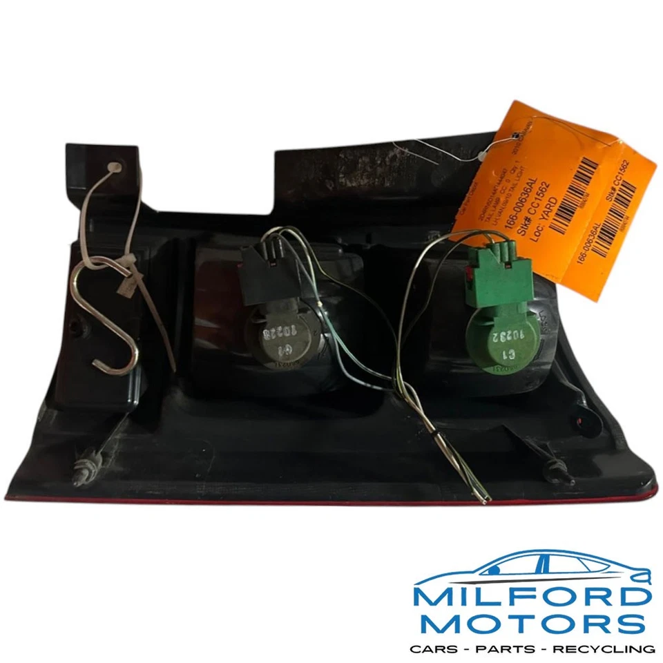 Luz trasera del lado del conductor OEM para Dodge Grand Caravan 2008-2010 Foto 2 de 3