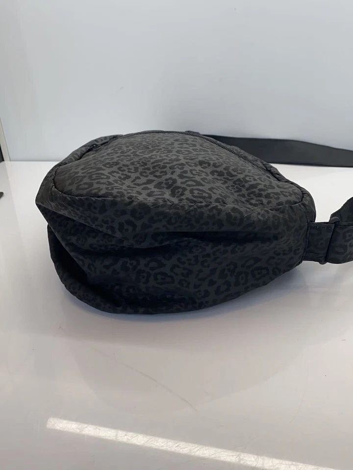 BOLSO TRASERO SALUDABLE Bolso de Hombro -- Leopardo Negro Foto 4 de 4