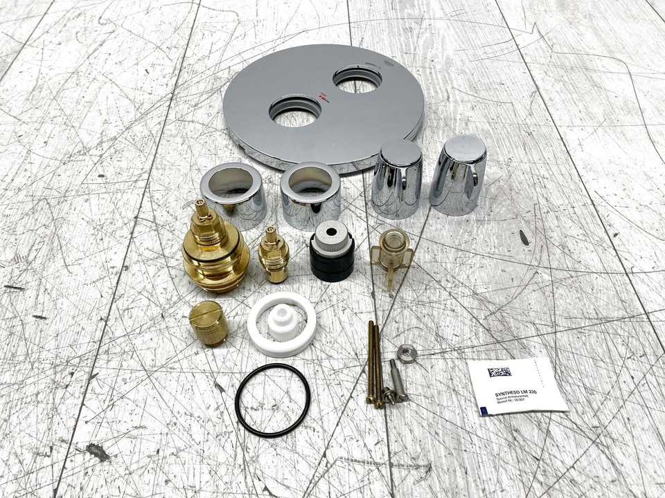 Robinet thermostatique encastré pour baignoire et douche Grohe Chrome 2909500... - Photo 4/4