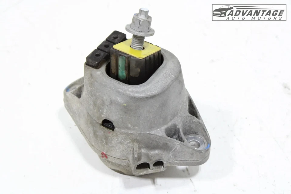 Chevrolet Camaro 2016-2024 motor de 2,0 L montaje delantero derecho soporte OEM Foto 2 de 4