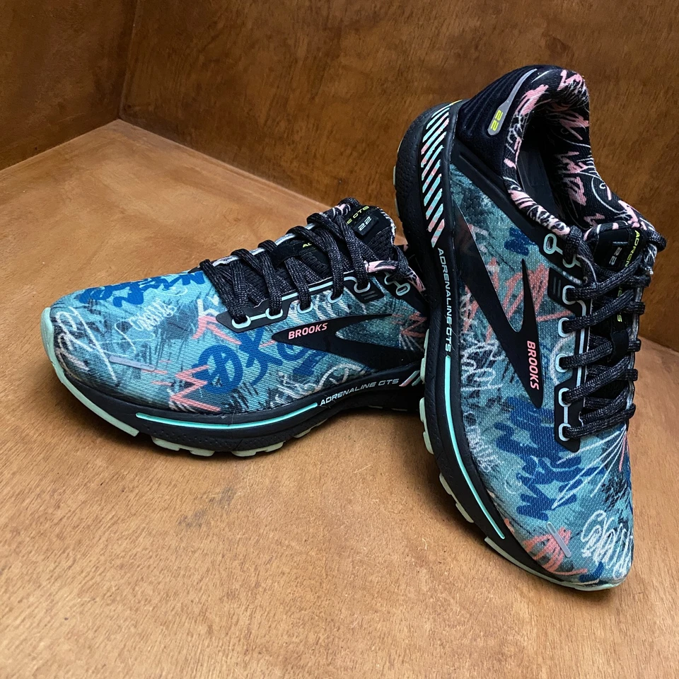 Zapatos para correr Brooks Adrenaline GTS 22 para mujer 7 B negros yuca flamenco rosa Foto 2 de 4