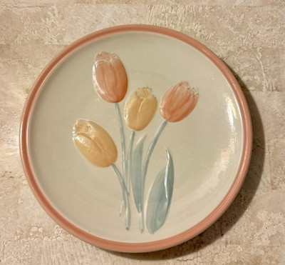 Very Beautiful Vintage 3D HAND PAINTED Tulips Dinner PLATE 10 