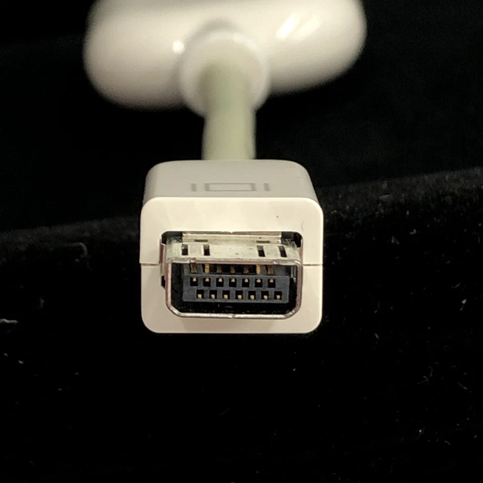 Apple Mini VGA to VGA Adapter 603-0607 ~ iBook, eMac, Powerbook, NEW IN PACKAGE - Image 3 of 4