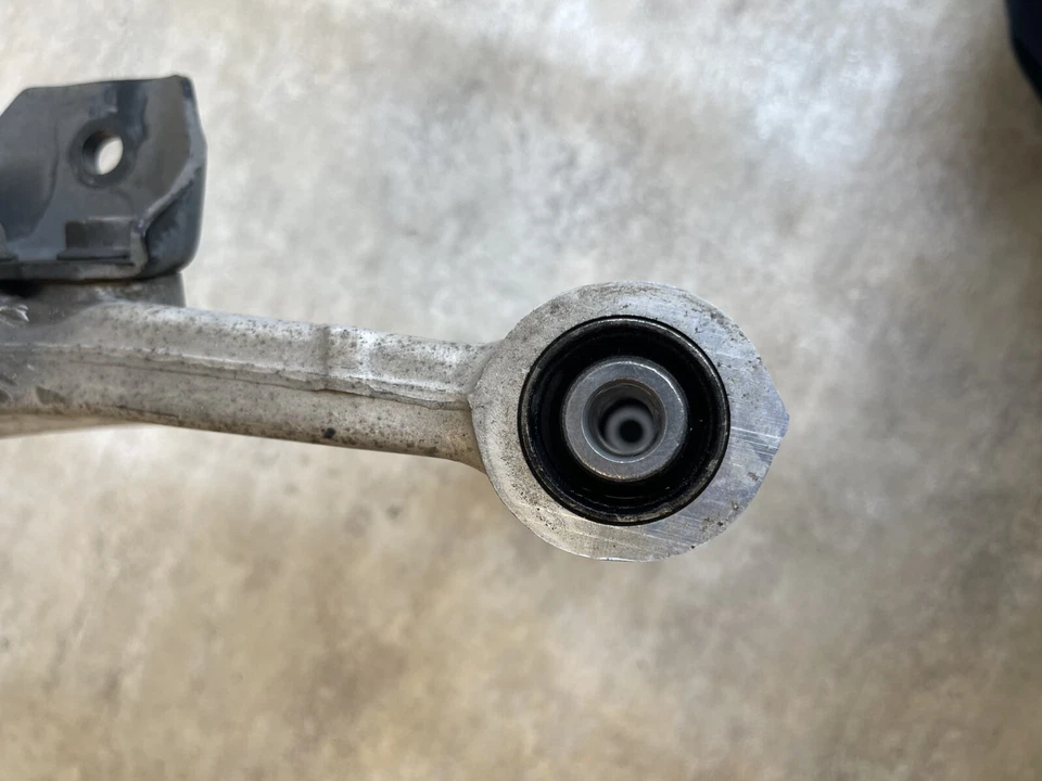 Infiniti G35 G37 G25 2007-13 sedán trasero izquierdo lado del conductor brazo de control superior OEM Foto 4 de 4