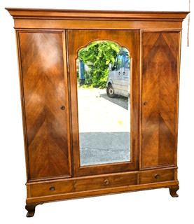 GROßER JUGENDSTIL DIELENSCHRANK NUßBAUM ca. 1920