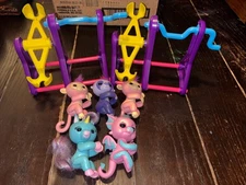 Fingerlings Monkey Playset See Saw With 5 Fingerlings