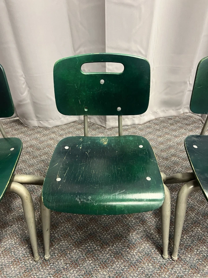 Lote de 3 sillas escolares apilables vintage de metal y madera Raymond Loewy BRUNSWICK Foto 4 de 4