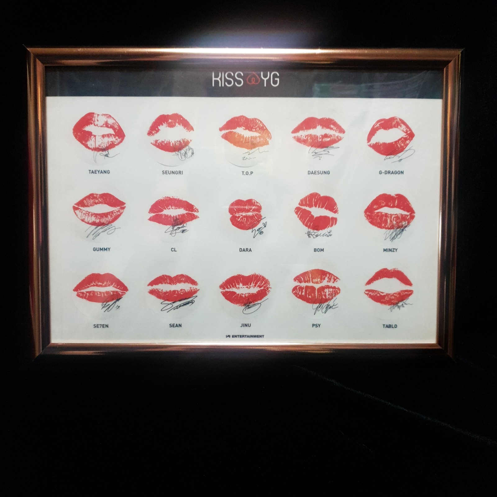 Bigbang GD 2NE1 Lips Autograph YG Family 2011 Kiss Sticker Sealed K-pop Rare