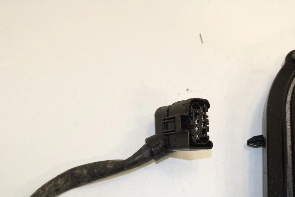 Arnés de cableado del motor BMW 750Li xDrive 2010-2012 4,4 L AWD 12517606518 FABRICANTE DE EQUIPOS ORIGINALES Foto 2 de 4