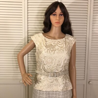 green emerald velvet dress Cream Elegant Gold Crush Embroidered Gown for Women 8 Meter main image 0