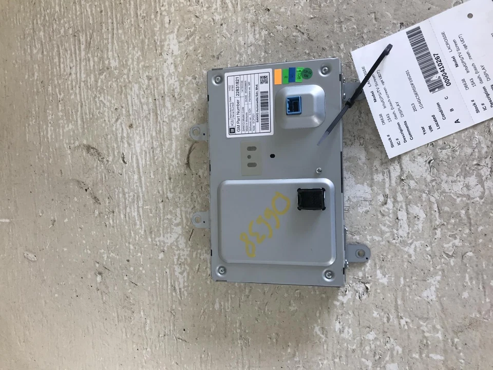 Pantalla de infoentretenimiento usada se adapta a: 2013 Buick Lacrosse tablero pantalla táctil opcional UDT Gr Foto 3 de 4